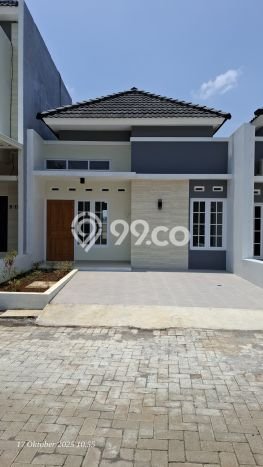 Dijual Cepat Rumah Favorit Siap Huni LB 40m2 di Banyumanik, Semarang Dijual Cepat Rumah Favorit Siap Huni LB 40m2 di Banyumanik, Semarang