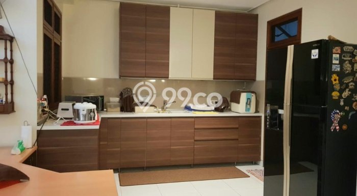 BEST DEAL! Rumah di Kelapa Gading, 5 KT, Akses Mudah Fasilitas Umum, LT 688m² Bangunan 612m² BEST DEAL! Rumah di Kelapa Gading, 5 KT, Akses Mudah Fasilitas Umum, LT 688m² Bangunan 612m²