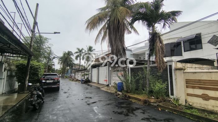 Rumah Mewah Akses Strategis di Jakarta Utara Rumah Mewah Akses Strategis di Jakarta Utara