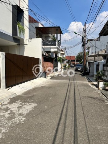 Rumah Luxury Modern Siap Huni di Rawamangun Jakarta Timur Rumah Luxury Modern Siap Huni di Rawamangun Jakarta Timur