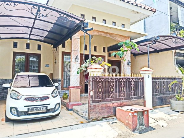 Rumah Luas Asri 3 KT Siap Pakai di Rawamangun Jakarta Timur Rumah Luas Asri 3 KT Siap Pakai di Rawamangun Jakarta Timur