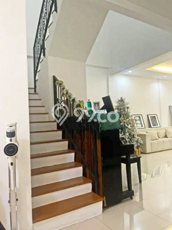 Rumah Elit Modern Tanpa Renovasi di Rawamangun Jakarta Timur Rumah Elit Modern Tanpa Renovasi di Rawamangun Jakarta Timur