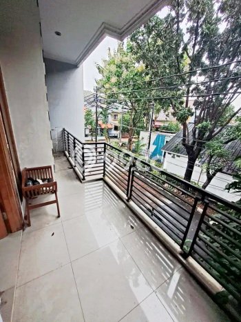 Rumah Luxury Modern Tanpa Renovasi di Rawamangun Jakarta Timur Rumah Luxury Modern Tanpa Renovasi di Rawamangun Jakarta Timur