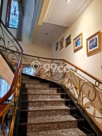 Rumah Elit Modern Tanpa Renovasi di Rawamangun Jakarta Timur Rumah Elit Modern Tanpa Renovasi di Rawamangun Jakarta Timur