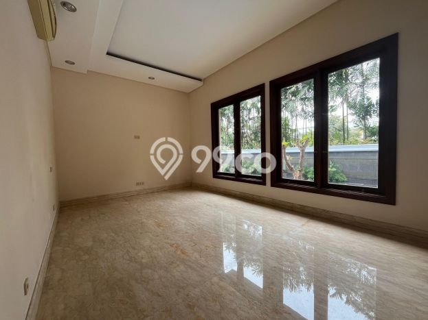 Rumah Elit Modern Tanpa Renovasi di Pondok Indah Jakarta Selatan Rumah Elit Modern Tanpa Renovasi di Pondok Indah Jakarta Selatan
