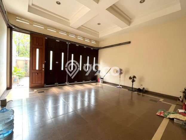 Rumah Elit Modern Tanpa Renovasi di Pondok Indah Jakarta Selatan Rumah Elit Modern Tanpa Renovasi di Pondok Indah Jakarta Selatan