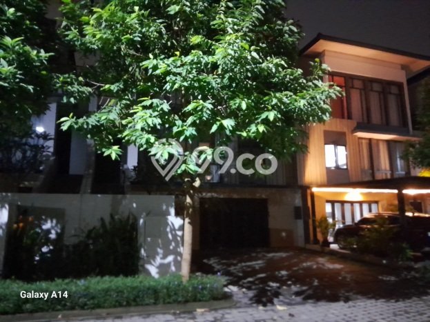 Rumah Elit Modern Tanpa Renovasi di BSD Tangerang Rumah Elit Modern Tanpa Renovasi di BSD Tangerang