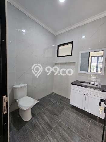 Rumah Elit LB 260m2 Siap Huni Desain Elegan di BSD The Green, Tangerang Rumah Elit LB 260m2 Siap Huni Desain Elegan di BSD The Green, Tangerang