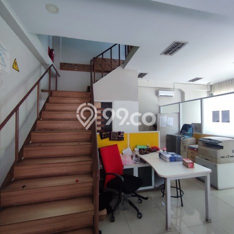 Gudang Area Premium di , Luas 450m2m², Ramai Gudang Area Premium di , Luas 450m2m², Ramai