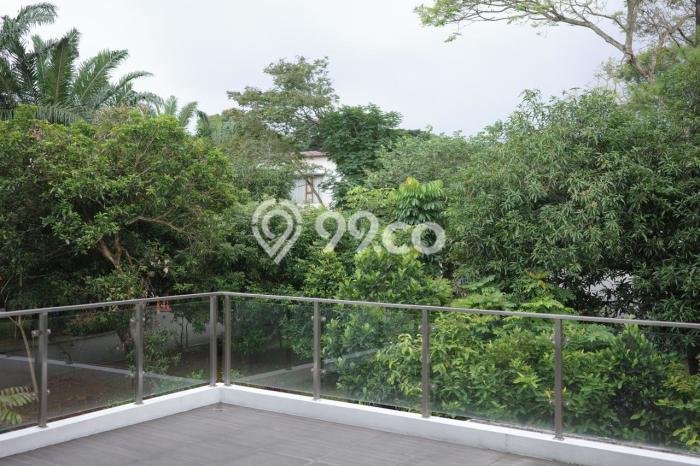 Rumah Eksklusif Dijual LT 240m2 di BSD, Tangerang Selatan Rumah Eksklusif Dijual LT 240m2 di BSD, Tangerang Selatan