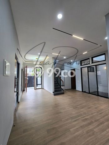 Dijual Rumah Mewah Exclusive di Serpong, Tangerang Selatan Dijual Rumah Mewah Exclusive di Serpong, Tangerang Selatan