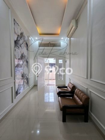 For Sale Rumah 3 Kamar Lokasi Strategis Nyaman dan Strategis di BSD For Sale Rumah 3 Kamar Lokasi Strategis Nyaman dan Strategis di BSD
