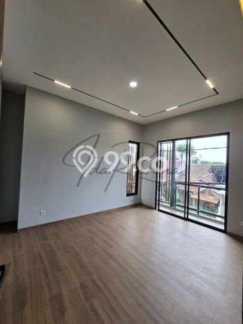 Dijual Rumah Mewah Exclusive di Serpong, Tangerang Selatan Dijual Rumah Mewah Exclusive di Serpong, Tangerang Selatan