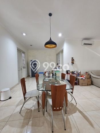Rumah Eksklusif Dijual LT 240m2 di BSD, Tangerang Selatan Rumah Eksklusif Dijual LT 240m2 di BSD, Tangerang Selatan