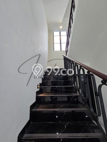 Jual Rumah Mewah Megah Dengan View Eksklusif di BSD The Icon, Tangerang Jual Rumah Mewah Megah Dengan View Eksklusif di BSD The Icon, Tangerang