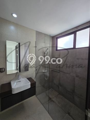 Jual Rumah Luas Elegan Dengan View Eksklusif di BSD City, Tangerang Jual Rumah Luas Elegan Dengan View Eksklusif di BSD City, Tangerang