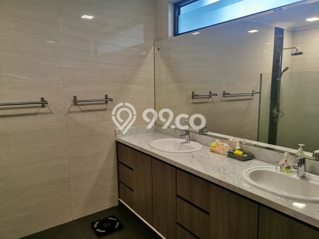 Rumah Luxury Modern Tanpa Renovasi di Intercon Jakarta Barat Rumah Luxury Modern Tanpa Renovasi di Intercon Jakarta Barat