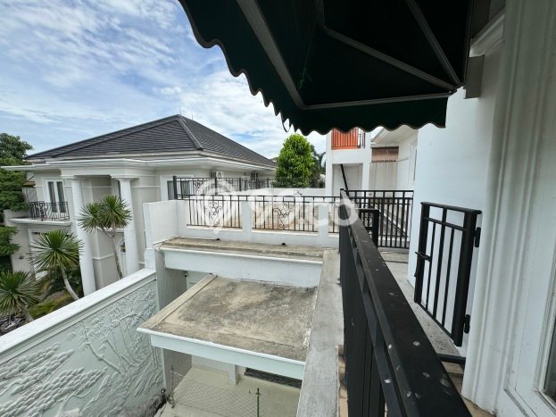 Dijual Rumah Premium dengan Fasilitas Sekitar Lengkap di Serpong Utara, Tangerang Selatan Dijual Rumah Premium dengan Fasilitas Sekitar Lengkap di Serpong Utara, Tangerang Selatan