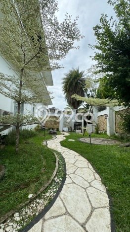 Dijual Rumah Premium dengan Fasilitas Sekitar Lengkap di Serpong Utara, Tangerang Selatan Dijual Rumah Premium dengan Fasilitas Sekitar Lengkap di Serpong Utara, Tangerang Selatan