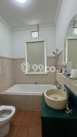 Dijual Rumah Premium dengan Fasilitas Sekitar Lengkap di Serpong Utara, Tangerang Selatan Dijual Rumah Premium dengan Fasilitas Sekitar Lengkap di Serpong Utara, Tangerang Selatan