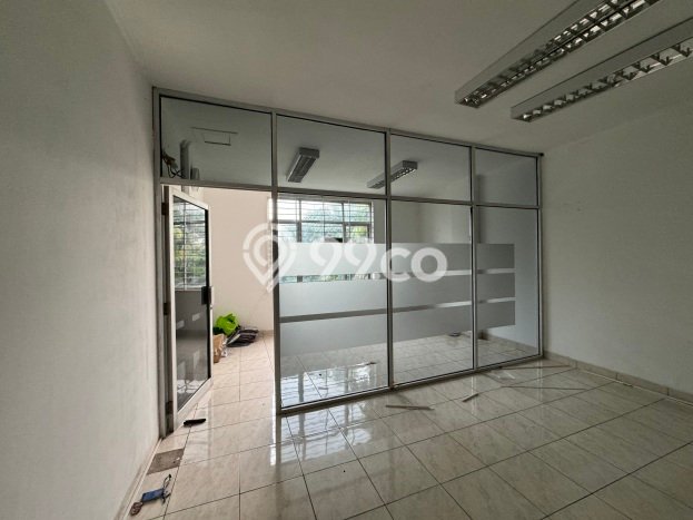 Ruko Komersial Dijual di Kebon Jeruk Jakarta Barat LT 200m2 & LB 410m2 Ruko Komersial Dijual di Kebon Jeruk Jakarta Barat LT 200m2 & LB 410m2