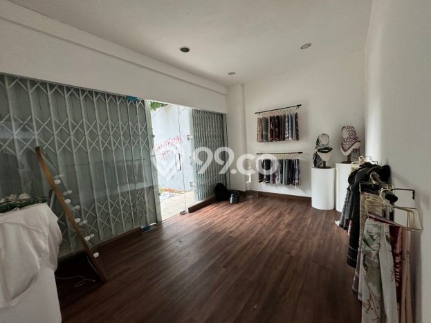 Ruko Komersial Dijual di Kebon Jeruk Jakarta Barat LT 200m2 & LB 410m2 Ruko Komersial Dijual di Kebon Jeruk Jakarta Barat LT 200m2 & LB 410m2