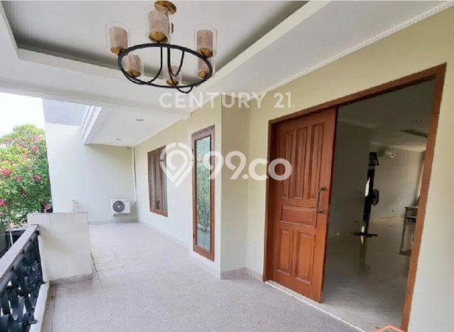 Rumah Luxury Modern Tanpa Renovasi di Pondok Indah Jakarta Selatan Rumah Luxury Modern Tanpa Renovasi di Pondok Indah Jakarta Selatan