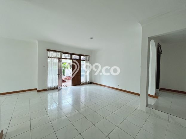 Rumah Nyaman di Bintaro, 3 KT, Area Tenang, LT 240m² Bangunan 150m² Rumah Nyaman di Bintaro, 3 KT, Area Tenang, LT 240m² Bangunan 150m²