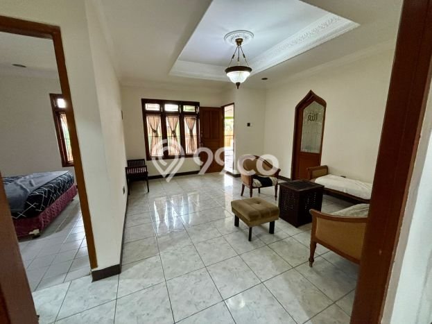 Jual Rumah Eksklusif 5 KT di Sektor 3A - Bintaro, Tangerang Selatan Jual Rumah Eksklusif 5 KT di Sektor 3A - Bintaro, Tangerang Selatan