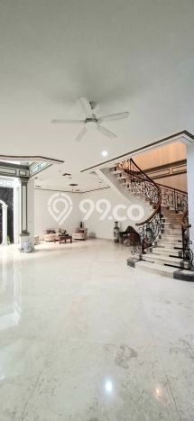Rumah Elit Modern Tanpa Renovasi di Rempoa Tangerang Selatan Rumah Elit Modern Tanpa Renovasi di Rempoa Tangerang Selatan