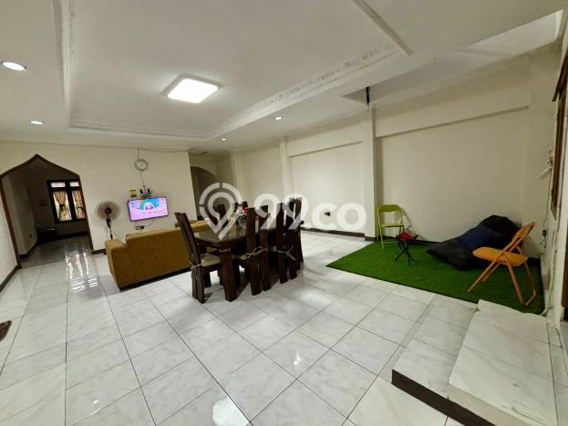 Jual Rumah Eksklusif 5 KT di Sektor 3A - Bintaro, Tangerang Selatan Jual Rumah Eksklusif 5 KT di Sektor 3A - Bintaro, Tangerang Selatan