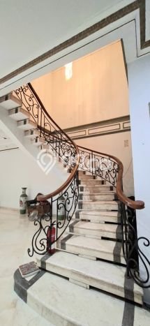 Rumah Elit Modern Tanpa Renovasi di Rempoa Tangerang Selatan Rumah Elit Modern Tanpa Renovasi di Rempoa Tangerang Selatan