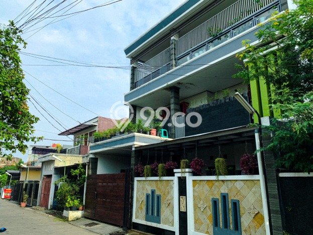 Kost untuk Dijual di Cicadas Punya 17 Kamar Kost untuk Dijual di Cicadas Punya 17 Kamar