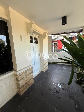 Rumah Strategis dengan 4 Kamar Tidur di Lokasi , Tangerang Selatan Rumah Strategis dengan 4 Kamar Tidur di Lokasi , Tangerang Selatan