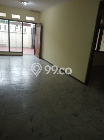 Lokasi strategis! Rumah siap pakai dikontrakkan di Tebet LB 200m2 Lokasi strategis! Rumah siap pakai dikontrakkan di Tebet LB 200m2