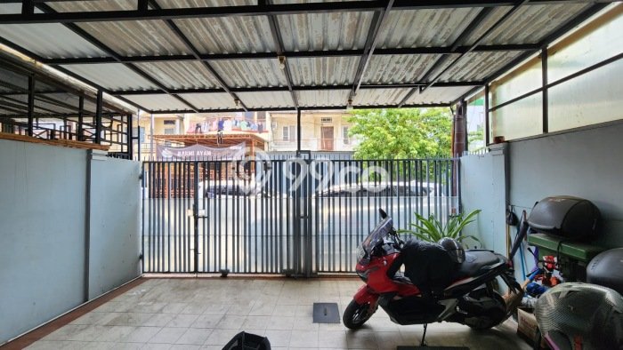 Dijual Rumah Eksklusif 3 KT di Taman Palem, Jakarta Barat Dijual Rumah Eksklusif 3 KT di Taman Palem, Jakarta Barat