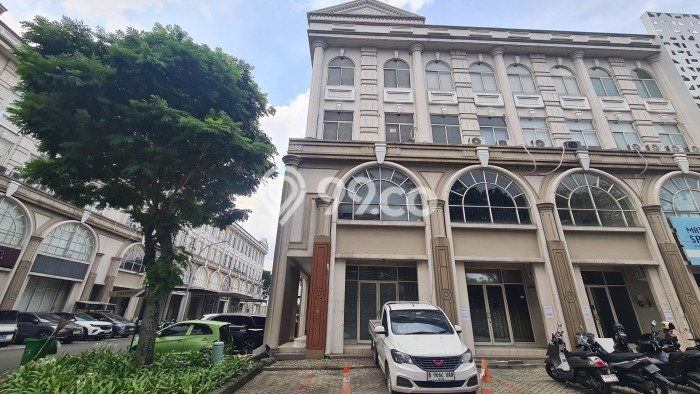 FOR RENT! Ruko di Green Lake City Cocok untuk Bisnis 350m2 FOR RENT! Ruko di Green Lake City Cocok untuk Bisnis 350m2
