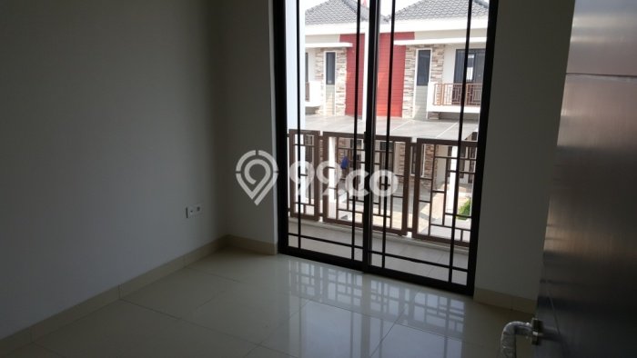 Rumah Elit Modern Siap Huni di Green Lake City Jakarta Barat Rumah Elit Modern Siap Huni di Green Lake City Jakarta Barat