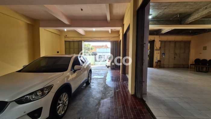 Ruko Area Niaga Kawasan Kebon Jeruk, Luas 550m², Siap Operasi Ruko Area Niaga Kawasan Kebon Jeruk, Luas 550m², Siap Operasi