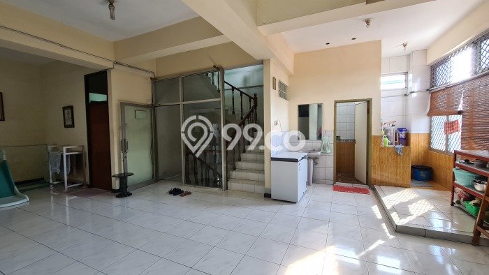 Ruko Area Niaga Kawasan Kebon Jeruk, Luas 550m², Siap Operasi Ruko Area Niaga Kawasan Kebon Jeruk, Luas 550m², Siap Operasi