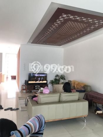 Rumah Elit LB 200m2 Siap Huni Desain Elegan di Dago, Bandung Rumah Elit LB 200m2 Siap Huni Desain Elegan di Dago, Bandung
