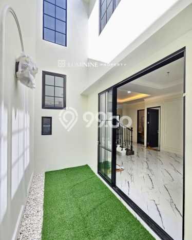 Rumah Luxury Modern Tanpa Renovasi di BSD Nusaloka Tangerang Rumah Luxury Modern Tanpa Renovasi di BSD Nusaloka Tangerang