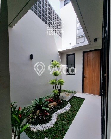 Dijual Rumah Premium dengan Fasilitas Sekitar Komplit di BSD, Tangerang Selatan Dijual Rumah Premium dengan Fasilitas Sekitar Komplit di BSD, Tangerang Selatan