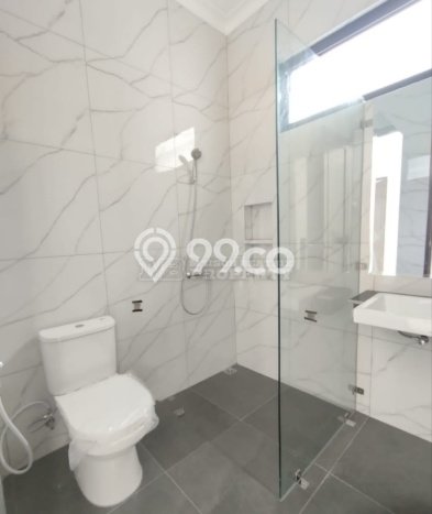 Rumah Mewah LB 352m2 Siap Pakai Desain Elegan di BSD The Icon, Tangerang Rumah Mewah LB 352m2 Siap Pakai Desain Elegan di BSD The Icon, Tangerang