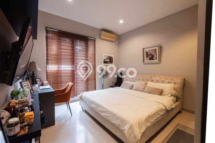 Rumah Mewah LB 320m2 Siap Pakai Desain Elegan di Bintaro, Tangerang Selatan Rumah Mewah LB 320m2 Siap Pakai Desain Elegan di Bintaro, Tangerang Selatan