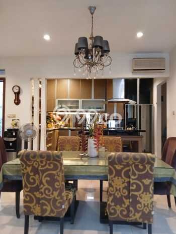 Rumah Mewah LB 320m2 Siap Pakai Desain Elegan di Bintaro, Tangerang Selatan Rumah Mewah LB 320m2 Siap Pakai Desain Elegan di Bintaro, Tangerang Selatan