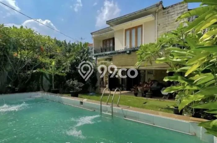 For Sale! Luxury House LT 440m2 Desain Elegan di Lebak Bulus For Sale! Luxury House LT 440m2 Desain Elegan di Lebak Bulus