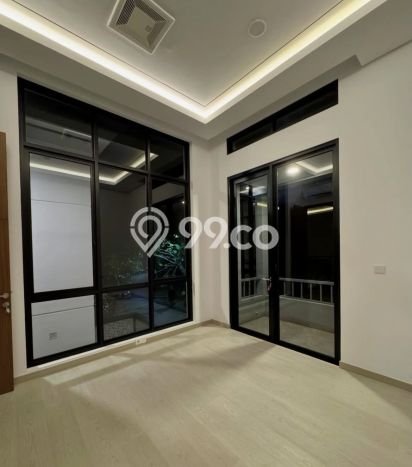 Rumah Eksklusif Siap Huni LT 261m2 di BSD, Tangerang Selatan Rumah Eksklusif Siap Huni LT 261m2 di BSD, Tangerang Selatan