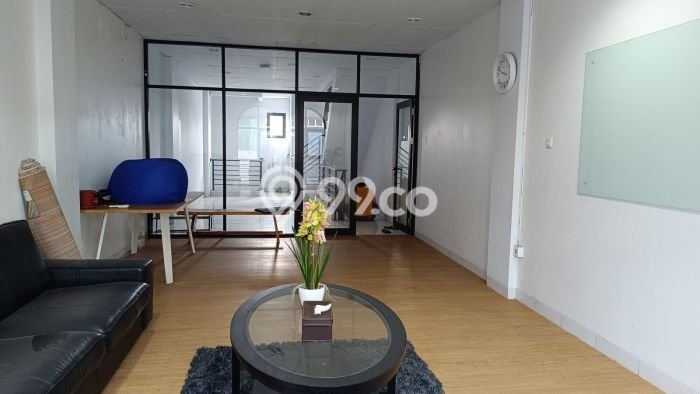 Unit Ruko Dijual di Jakarta Selatan LT 144m2 & LB 400m2 Unit Ruko Dijual di Jakarta Selatan LT 144m2 & LB 400m2