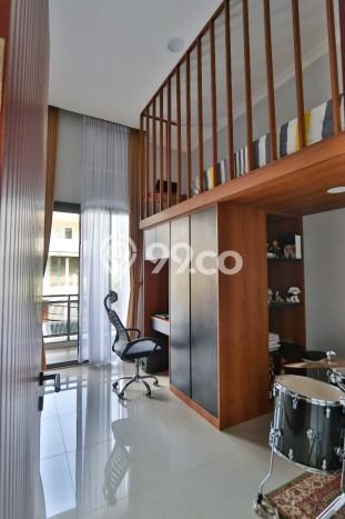 Rumah Luxury Modern Tanpa Renovasi di Pondok Indah Jakarta Selatan Rumah Luxury Modern Tanpa Renovasi di Pondok Indah Jakarta Selatan